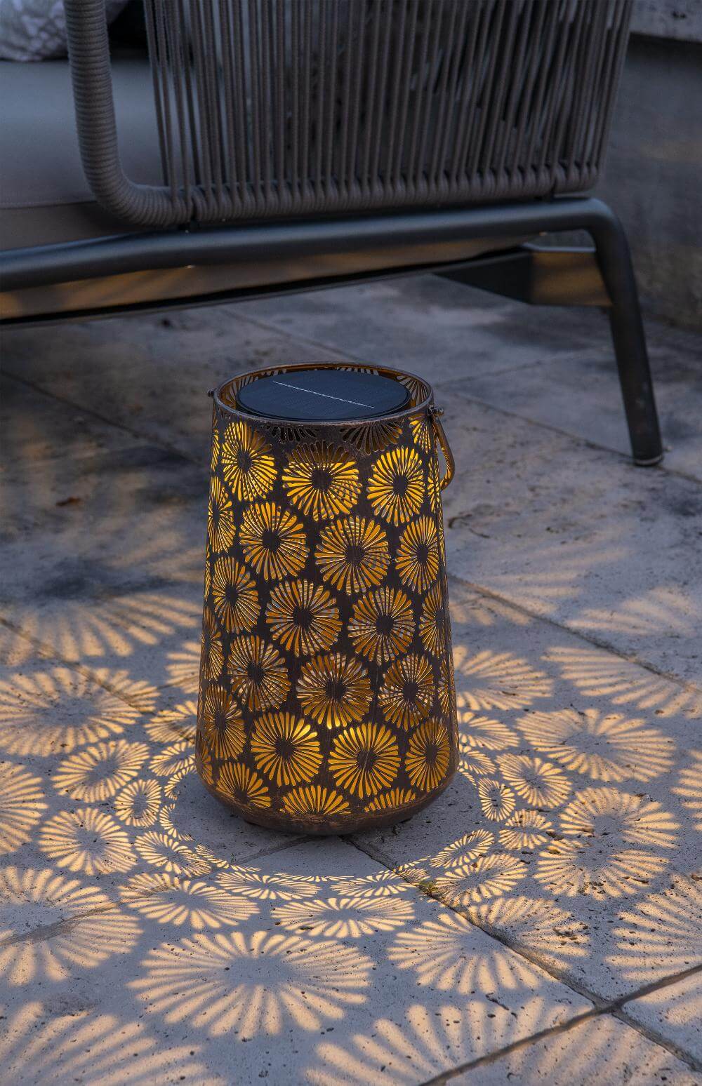 Maliben | Antic Daisy - Vintage Sun Lantern For Enchanting Garden Lighting