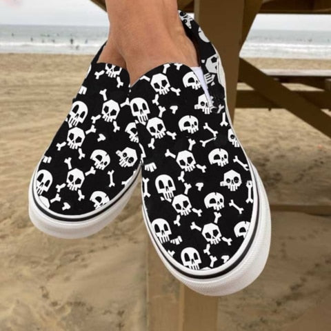 Maliben | Casual slip-ons made of canvas with skull
